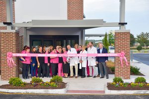 Dr. Hyde and VPFW physicians and staff cut ribbon on new VPFW Koger Center headquarters